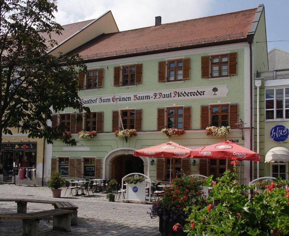 Hotel Zum Gruenen Baum Plattling Exterior foto